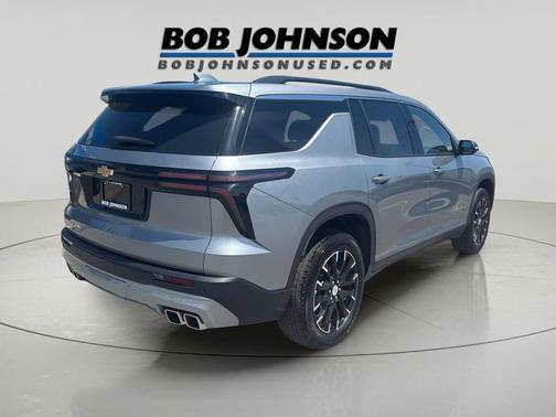 Sterling Grey Metallic 2025 Chevrolet Traverse LT