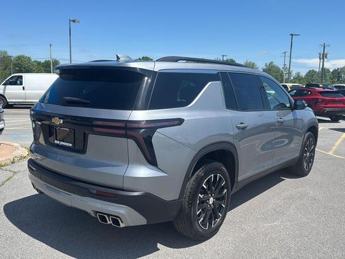 Sterling Grey Metallic 2025 Chevrolet Traverse LT