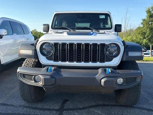 Bright White Clearcoat 2024 Jeep Wrangler 4xe Rubicon