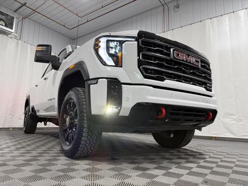 2025 GMC Sierra 2500 AT4