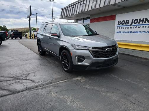 Sterling Gray Metallic 2023 Chevrolet Traverse Premier