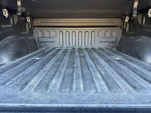 Space White Metallic 2022 Ford F-150 XLT
