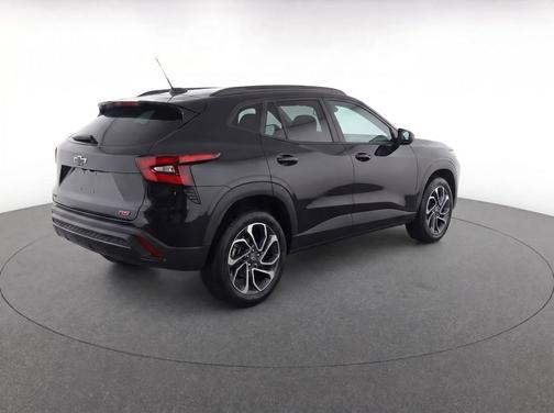 Mosaic Black Metallic 2025 Chevrolet Trax FWD 2RS