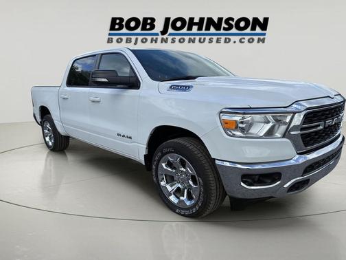 Bright White Clearcoat 2022 RAM 1500 Big Horn/Lone Star