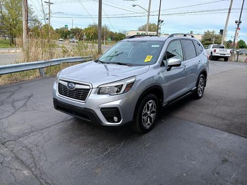 Ice Silver Metallic 2021 Subaru Forester Premium