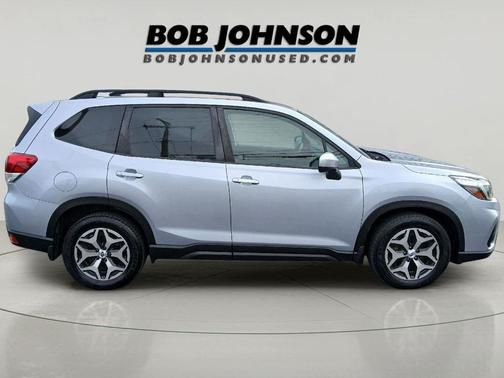 Ice Silver Metallic 2021 Subaru Forester Premium