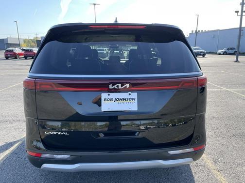 2023 Kia Carnival LX