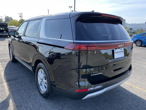 2023 Kia Carnival LX