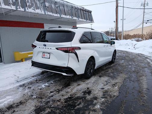 2024 Toyota Sienna XSE 7 Passenger
