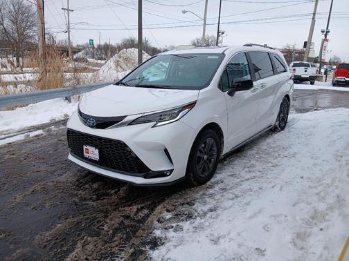 2024 Toyota Sienna XSE 7 Passenger