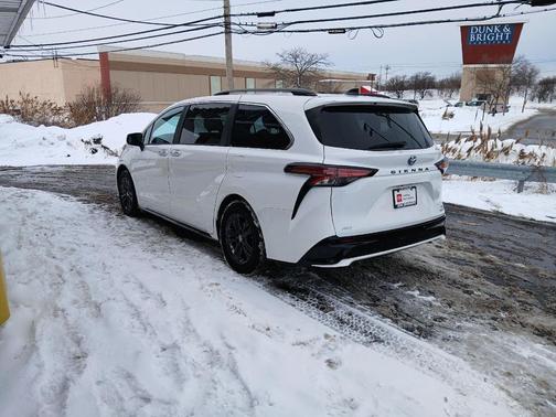 2024 Toyota Sienna XSE 7 Passenger
