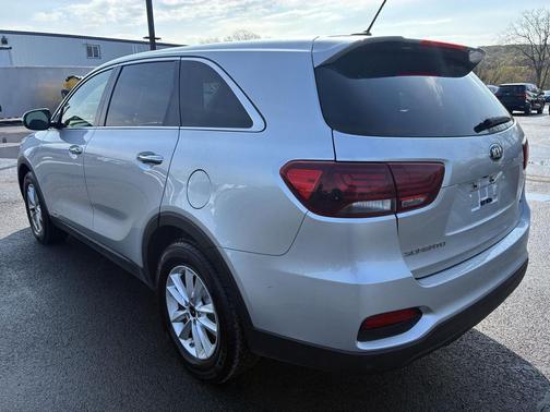 Sparkling Silver 2019 Kia Sorento LX