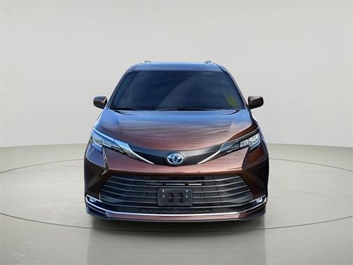 2023 Toyota Sienna XLE 7 Passenger