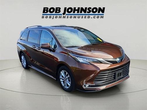2023 Toyota Sienna XLE 7 Passenger