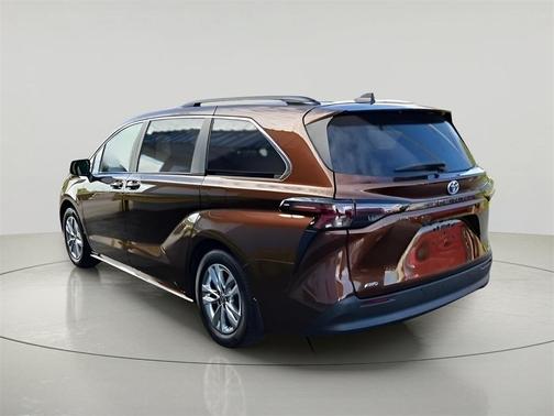 2023 Toyota Sienna XLE 7 Passenger