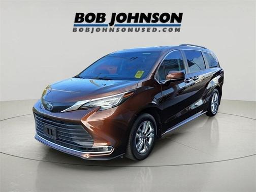 2023 Toyota Sienna XLE 7 Passenger