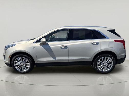 Silver Coast Metallic 2017 Cadillac XT5 Premium Luxury