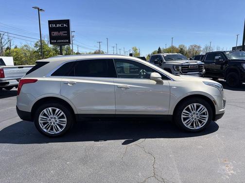 Silver Coast Metallic 2017 Cadillac XT5 Premium Luxury