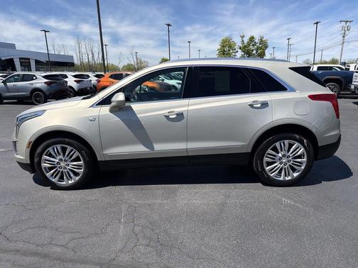 Silver Coast Metallic 2017 Cadillac XT5 Premium Luxury