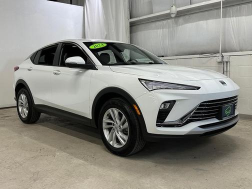 Summit White 2024 Buick Envista Preferred FWD