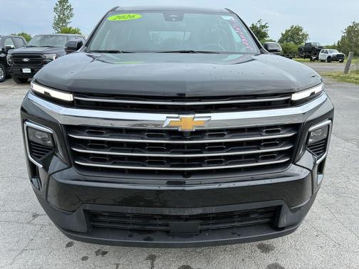 Mosaic Black Metallic 2025 Chevrolet Traverse LT