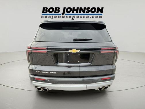 Mosaic Black Metallic 2025 Chevrolet Traverse LT