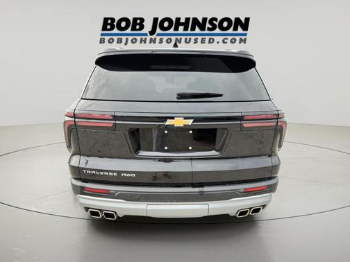 Mosaic Black Metallic 2025 Chevrolet Traverse LT