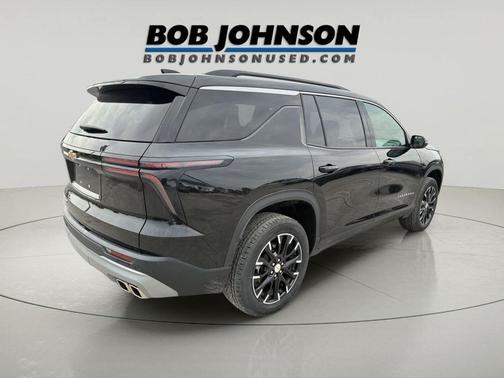Mosaic Black Metallic 2025 Chevrolet Traverse LT