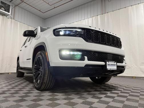Bright White 2024 Jeep Wagoneer Series II Carbide