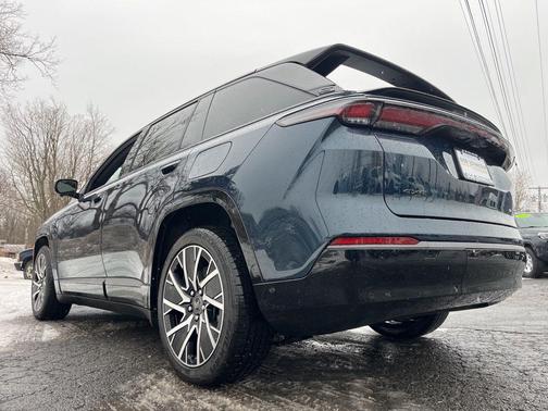 2025 Jeep Wagoneer S Limited