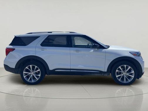 Star White Metallic Tri-Coat 2021 Ford Explorer Platinum