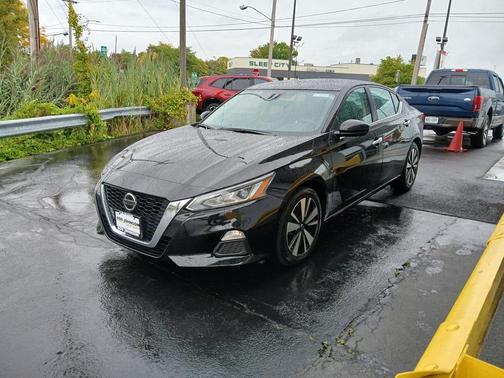 2022 Nissan Altima 2.5 SV