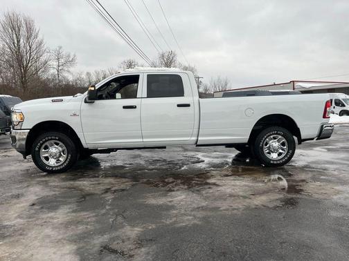 2024 RAM 2500 Tradesman Crew Cab 4x4 8' Box