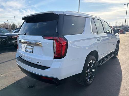 2023 GMC Yukon SLT