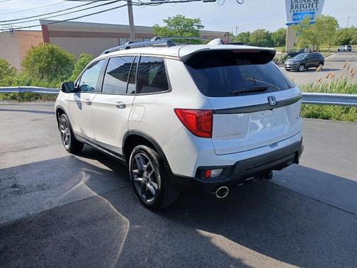 Platinum White Pearl 2023 Honda Passport AWD EX-L