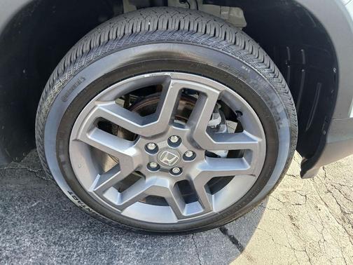 Platinum White Pearl 2023 Honda Passport AWD EX-L