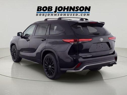Midnight Black Metallic 2023 Toyota Highlander XSE
