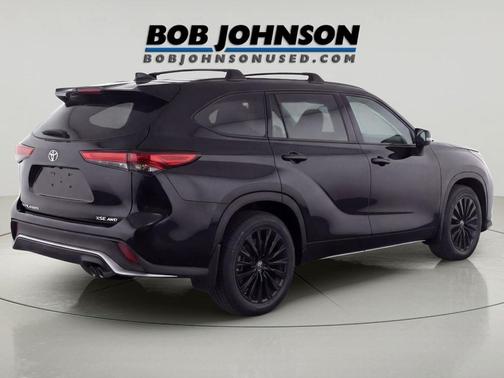 Midnight Black Metallic 2023 Toyota Highlander XSE