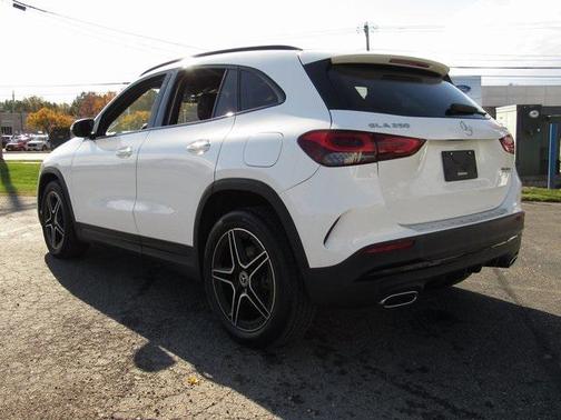 2021 Mercedes-Benz GLA 250 Base 4MATIC