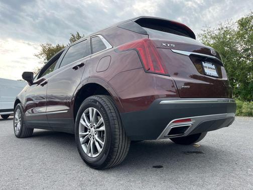 2022 Cadillac XT5 Premium Luxury