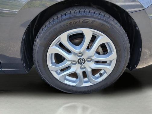 Graphite 2017 Toyota Yaris iA Base