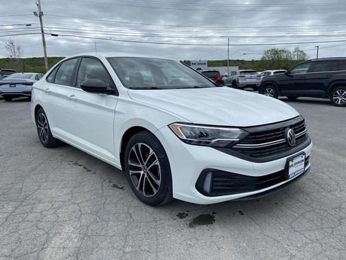 Pure White 2023 Volkswagen Jetta 1.5T Sport