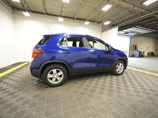 Blue Topaz Metallic 2017 Chevrolet Trax LT