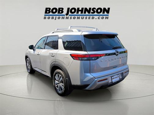 2023 Nissan Pathfinder SL 4WD