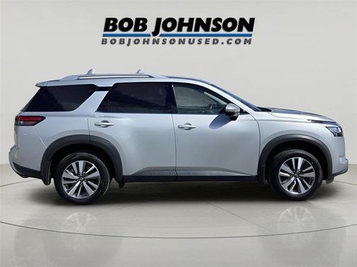2023 Nissan Pathfinder SL 4WD