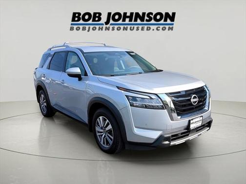2023 Nissan Pathfinder SL 4WD