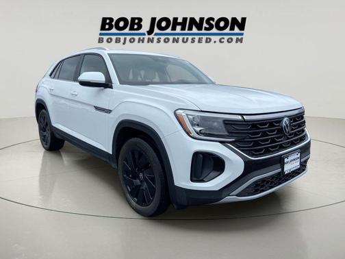 Pure White 2024 Volkswagen Atlas Cross Sport 2.0T SE w/Technology 4MOTION