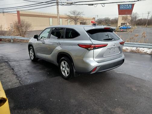 2023 Toyota Highlander LE