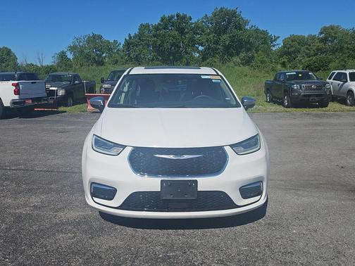 Bright White Clearcoat 2023 Chrysler Pacifica Hybrid Limited