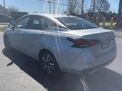 Brilliant Silver Metallic 2025 Nissan Versa 1.6 SV